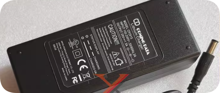 *Brand NEW*CP2915 Lithium Battery Charging Cable 1500mA Transformer CD COMNGDATA 29V 1.5A Power Adapter