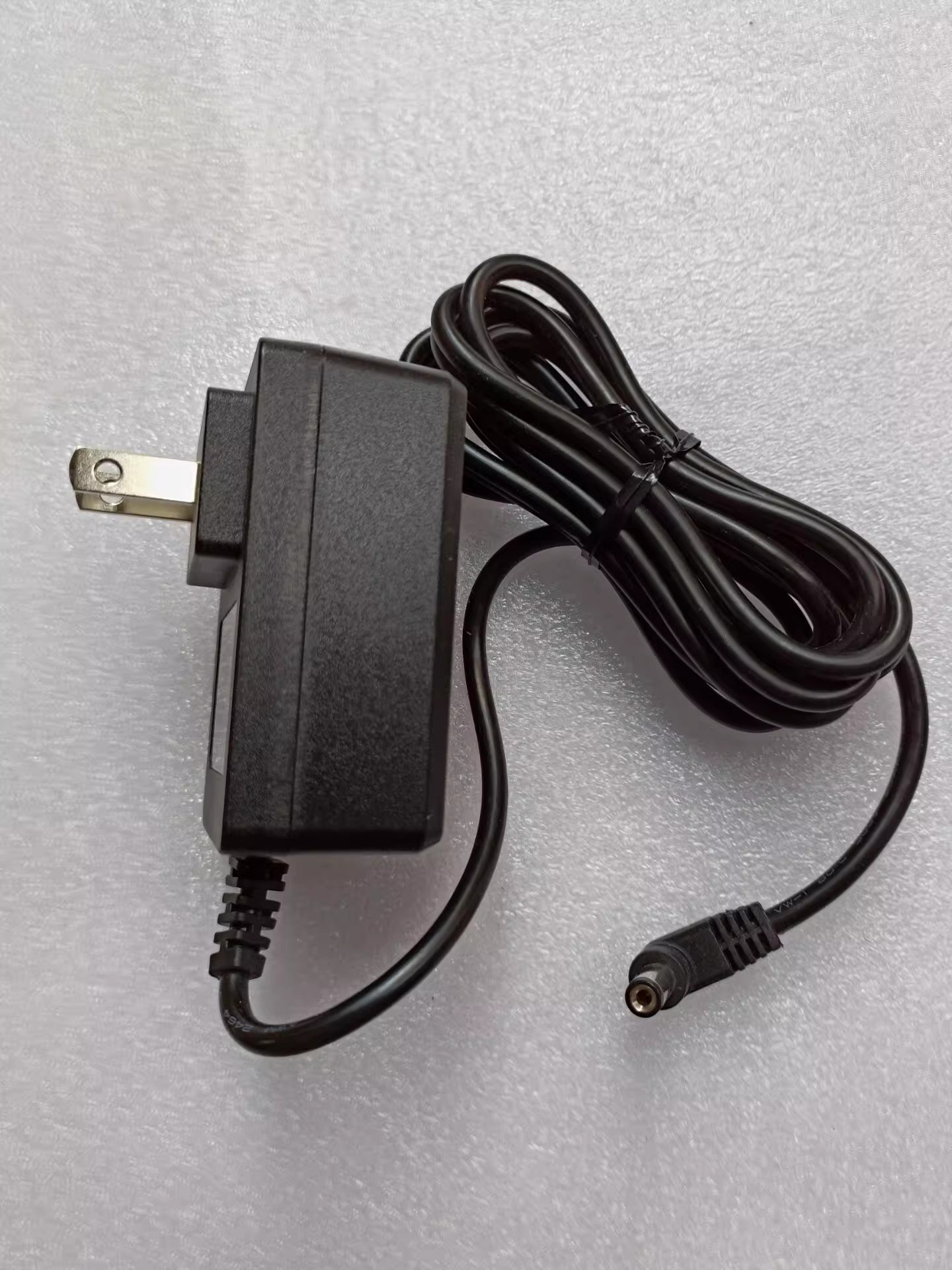 *Brand NEW* 26V 0.8A AC DC ADAPTHE TINECO YLS0241A-J260080 POWER Supply
