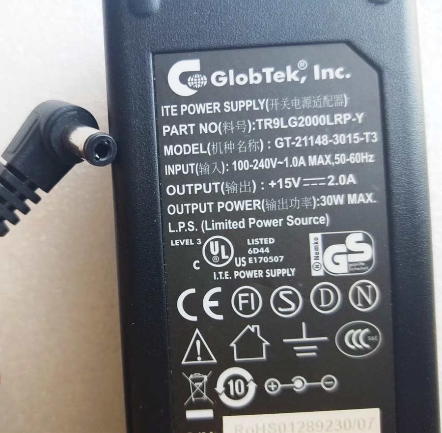 *Brand NEW*Globtek,Ine 15V 2.0A 30W AC ADAPTER GT-21148-3015-T3 GR9LG2000LRP-Y Power Supply