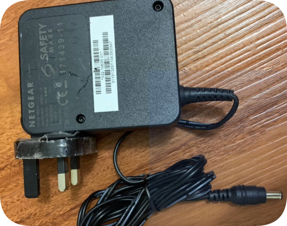 *Brand NEW*Netgear r8500R9000 power adapter Hong Kong British standard British standard 19V3.16A charger cable