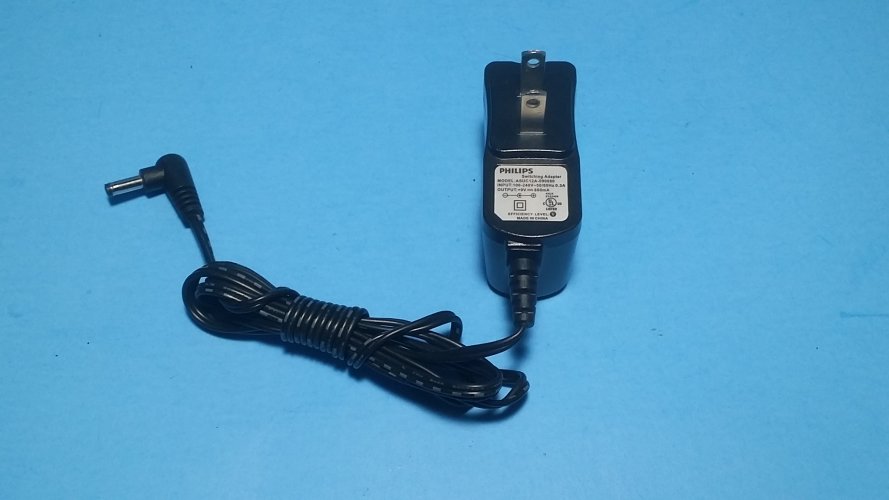 *Brand NEW*Philips ASUC12A-090080 9V 800mA AC Power Adapter