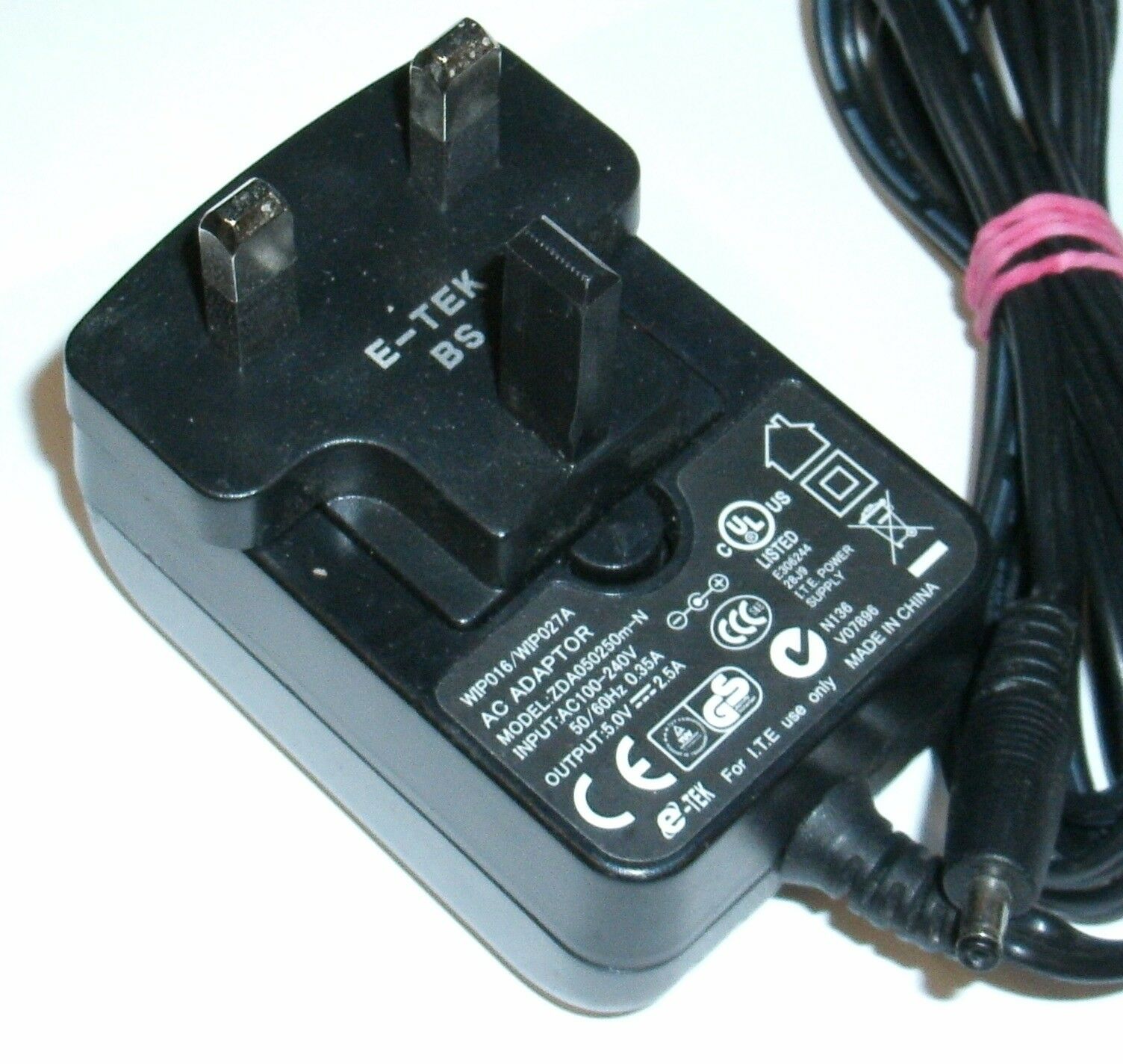 NEW 5V 2.5A E-TEC ZDA050250m-N UK PLUG WIP016 WIP027A AC ADAPTER